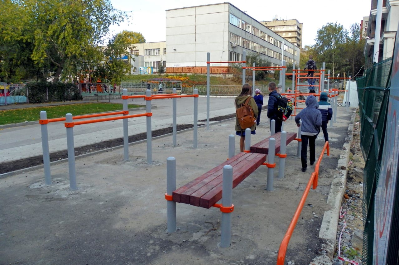 Barren bei Calisthenics Park at улица Щетинкина, Новосибирск – Foto 2 von 7