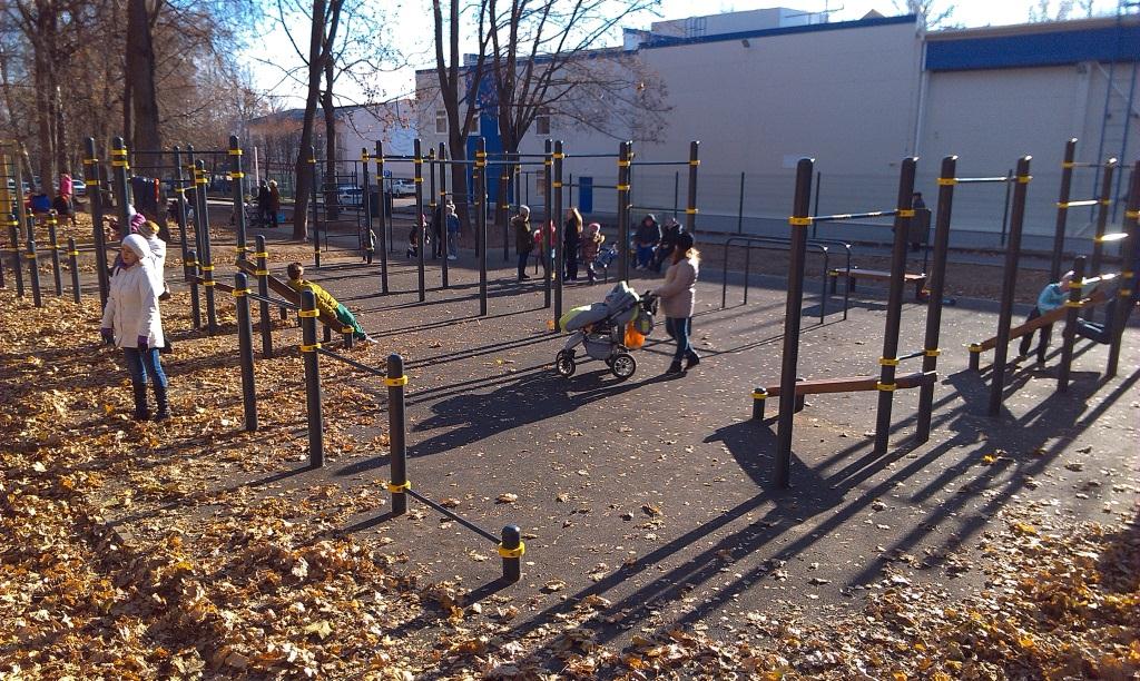 Bară de tracțiuni la Calisthenics Park at улица Демьянова, Тула – fotografia 1 din 2
