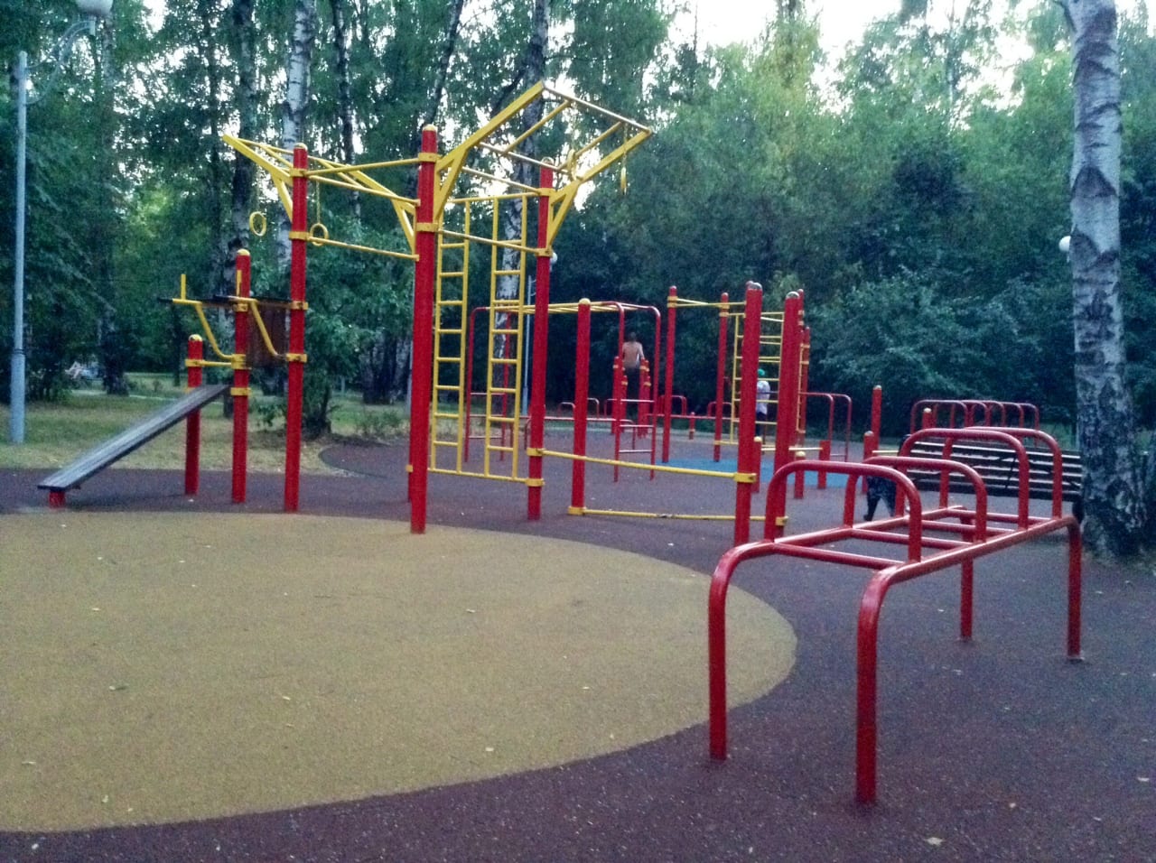 Pull Up Bar at Calisthenics Park at Новохорошёвский проезд, Москва – photo 1 of 4