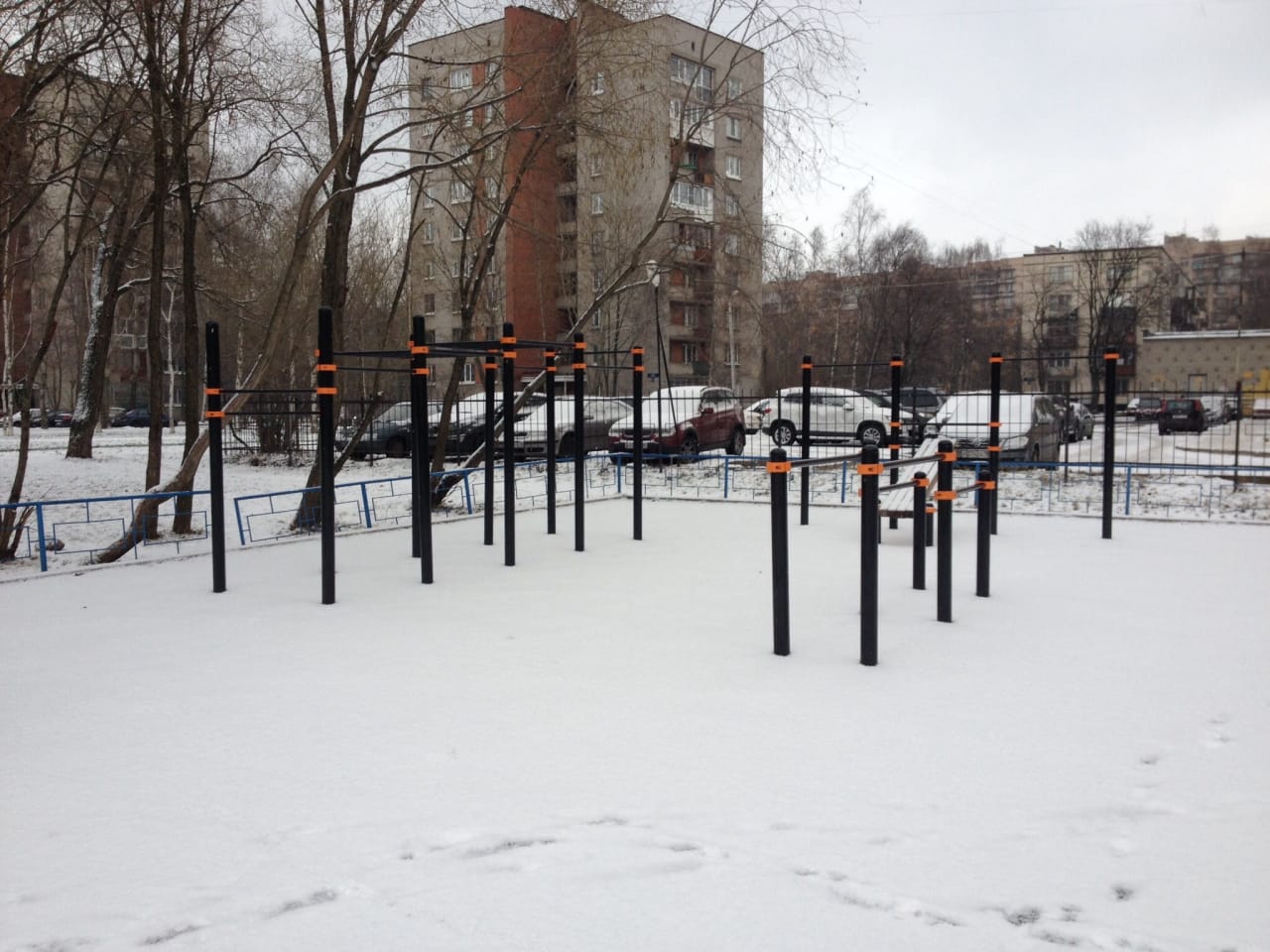 Parallel Gym Bars at Calisthenics Park at улица Белы Куна, Санкт-Петербург – photo 2 of 2