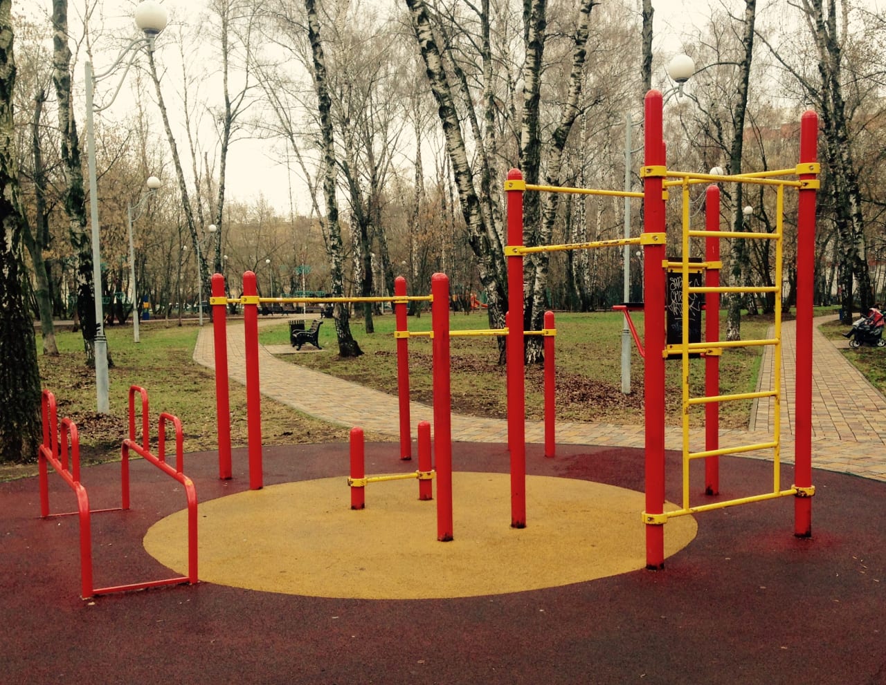 Monkey Bars at Calisthenics Park at Новохорошёвский проезд, Москва – photo 3 of 4