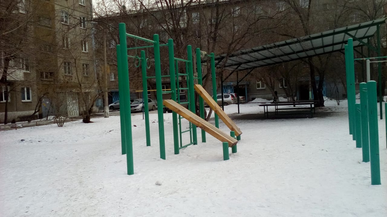Hangelstange bei Calisthenics Park at Луговая улица, Красноярск – Foto 3 von 3