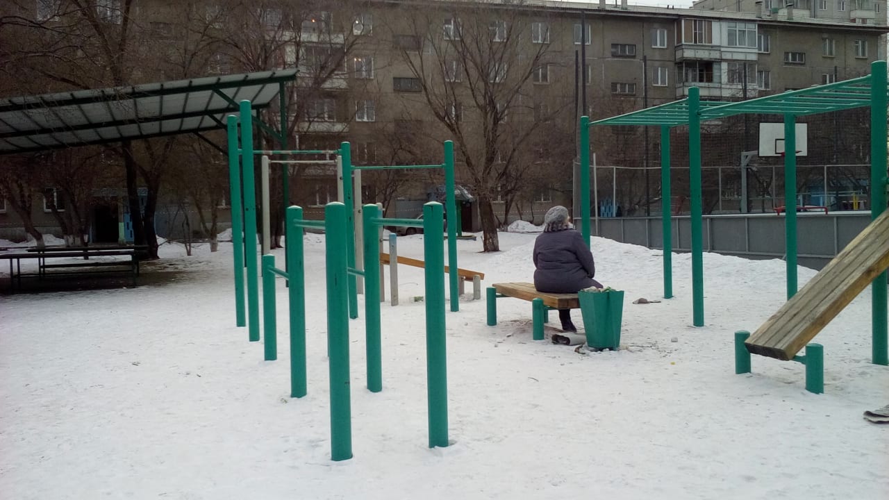 Klimmzugstange bei Calisthenics Park at Луговая улица, Красноярск – Foto 1 von 3