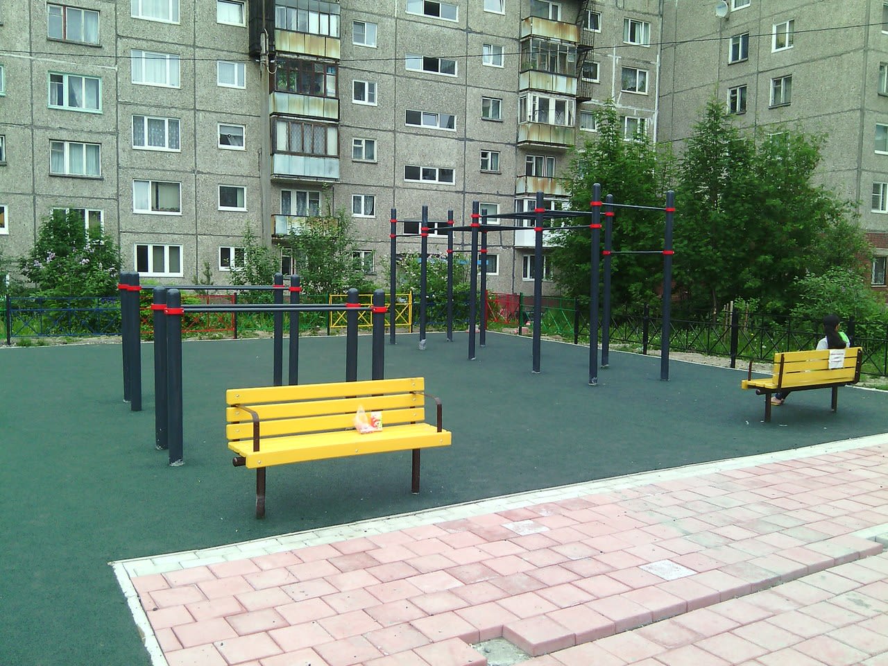 Abs Bench at Calisthenics Park at улица Старостина, Мурманск – photo 5 of 7