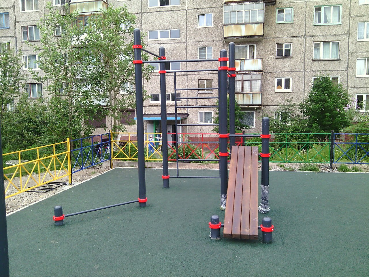 Parallel Gym Bars at Calisthenics Park at улица Старостина, Мурманск – photo 2 of 7