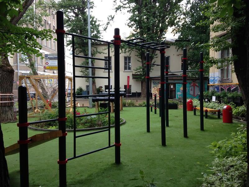 Parallel Gym Bars at Calisthenics Park at Кривоколенный переулок, Москва – photo 2 of 3