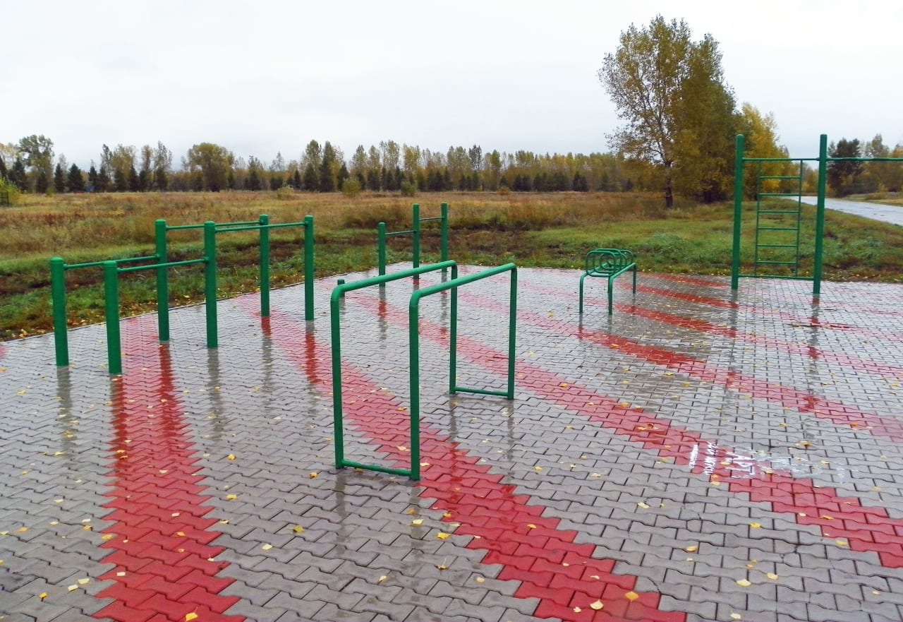 Hangelstange bei Calisthenics Park at Кубанская улица, Красноярск – Foto 3 von 5