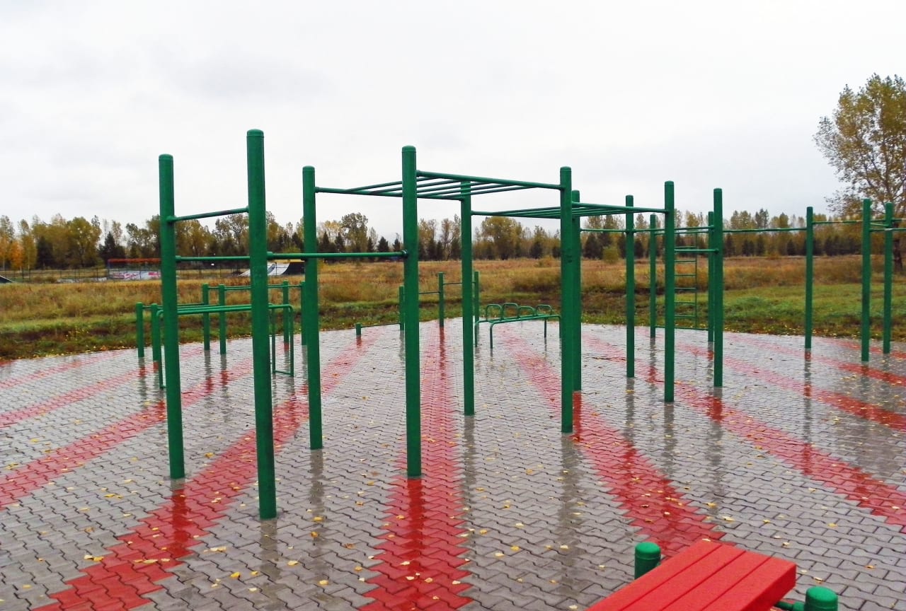 Barren bei Calisthenics Park at Кубанская улица, Красноярск – Foto 2 von 5