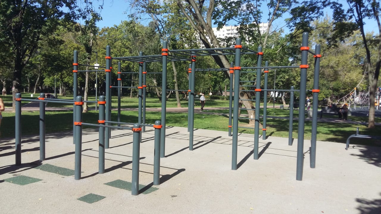 Pull Up Bar at Calisthenics Park at 2-й Гончаровский переулок, Москва – photo 1 of 5