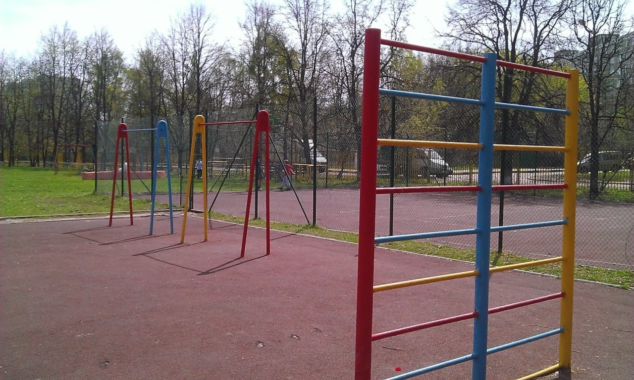 Parallel Gym Bars at Calisthenics Park at Чертановская улица, Москва – photo 2 of 3