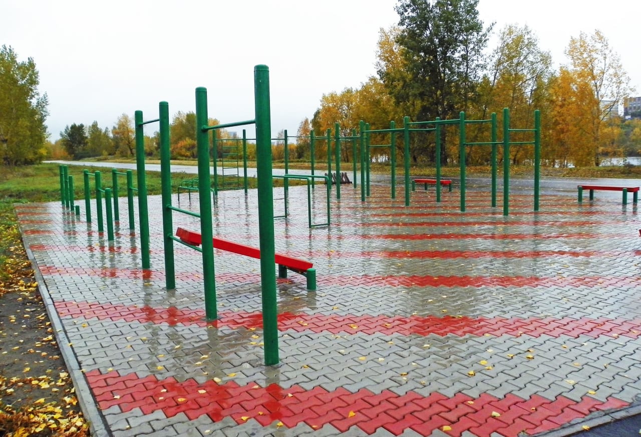 Klimmzugstange bei Calisthenics Park at Кубанская улица, Красноярск – Foto 1 von 5