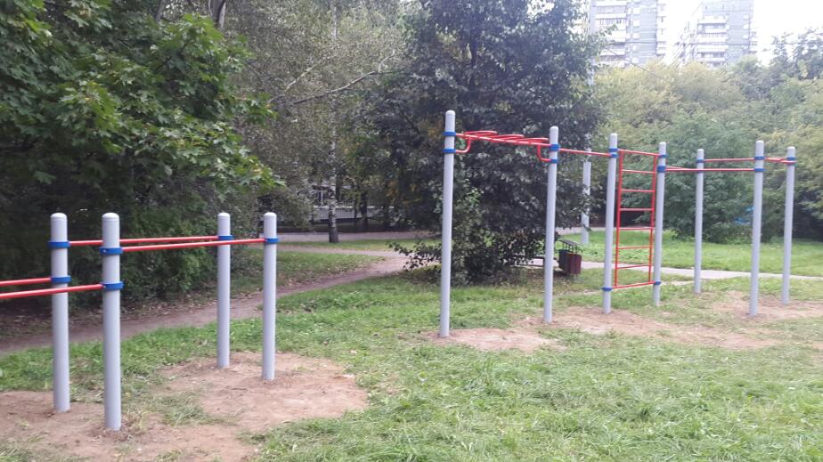 Pull Up Bar at Calisthenics Park at Никольский тупик, Москва – photo 1 of 4