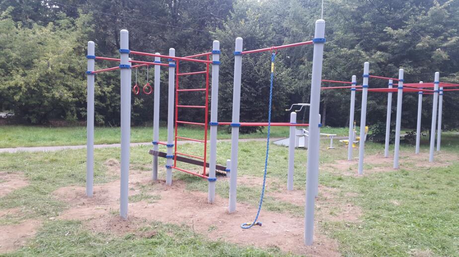 Parallel Gym Bars at Calisthenics Park at Никольский тупик, Москва – photo 2 of 4