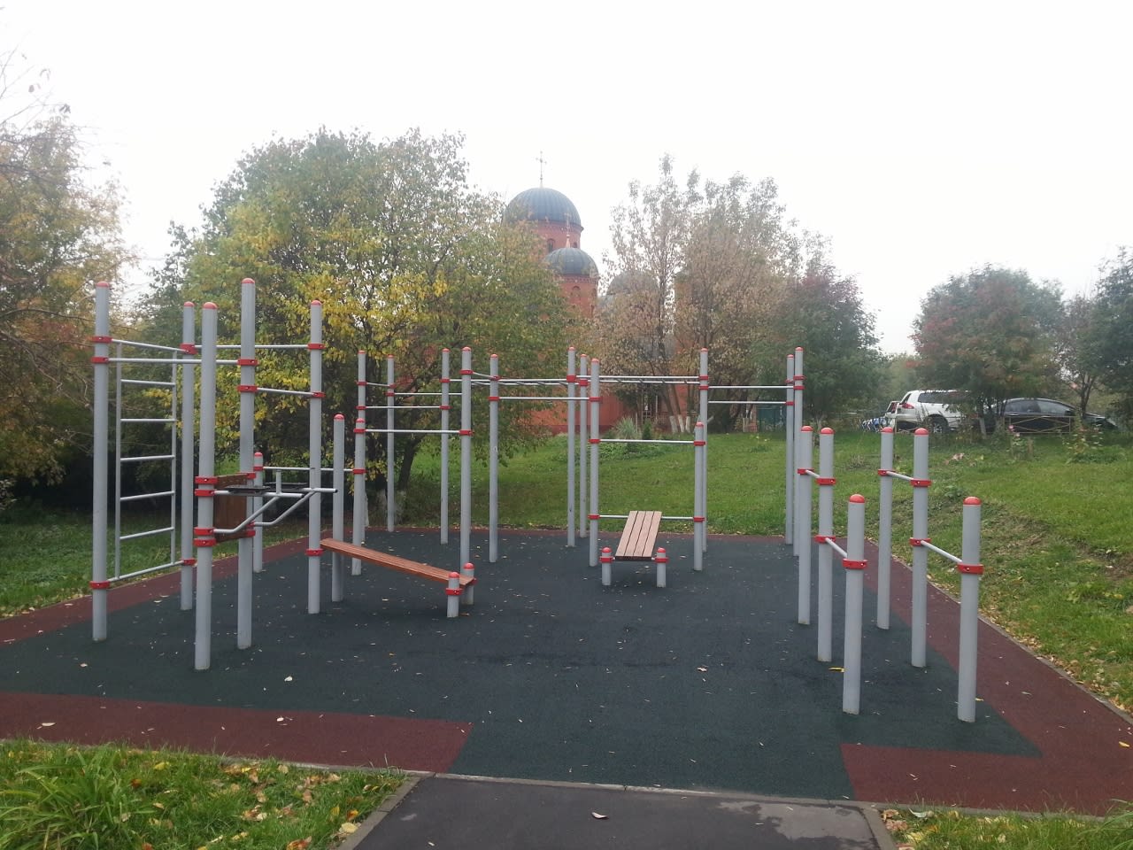Parallel Gym Bars at Calisthenics Park at улица Хачатуряна, Москва – photo 2 of 4