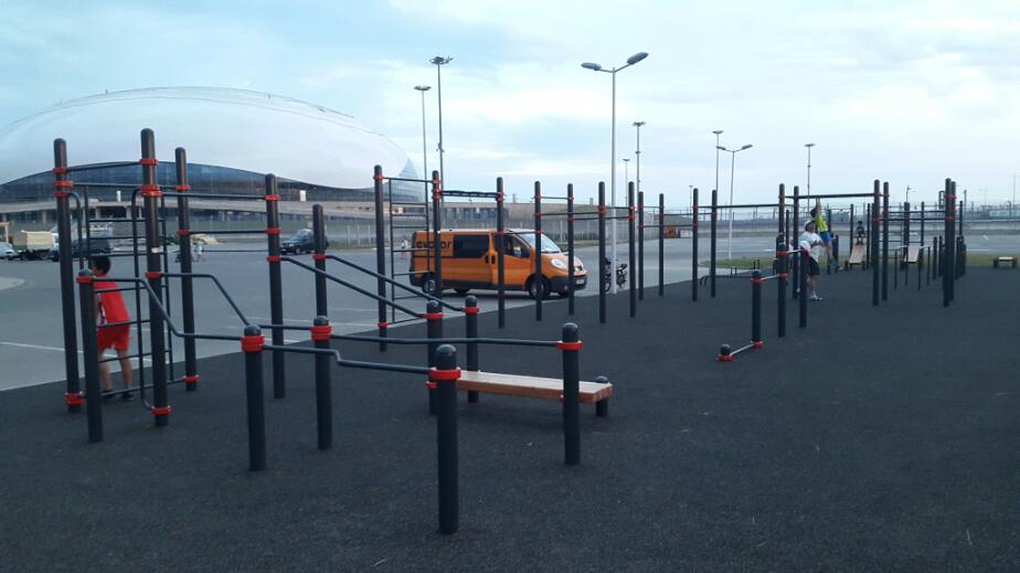 Klimmzugstange bei Calisthenics Park at "Академия единоборств", Сириус – Foto 1 von 4