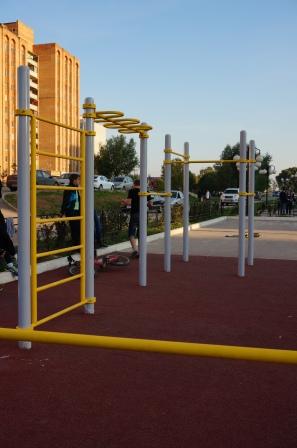 Liegestützgriffe bei Calisthenics Park at улица Генерала Попова, Калуга – Foto 2 von 5