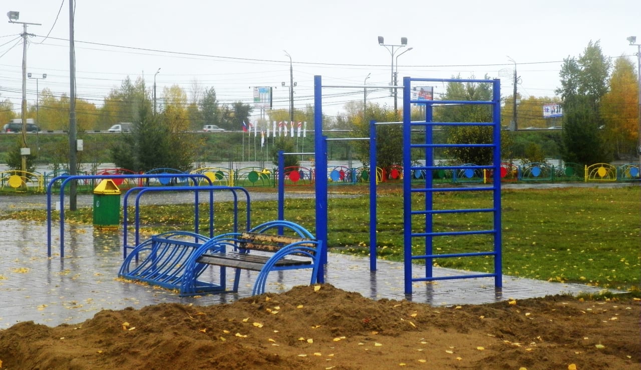 Klimmzugstange bei Calisthenics Park at Октябрьский мост, Красноярск – Foto 1 von 3
