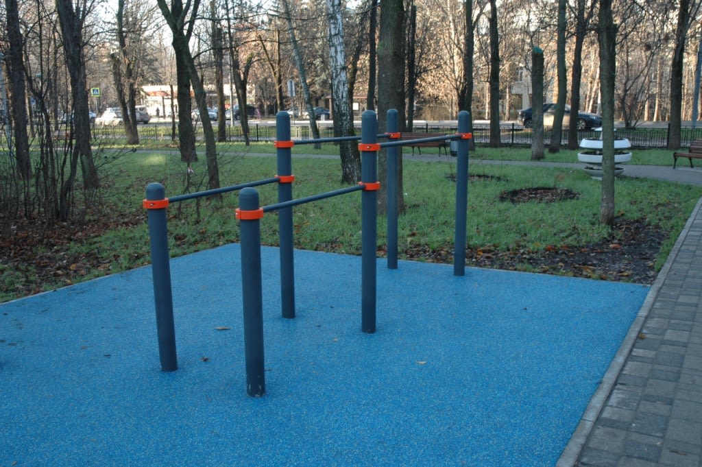 Abs Bench at Calisthenics Park at улица Долгова, Москва – photo 4 of 7