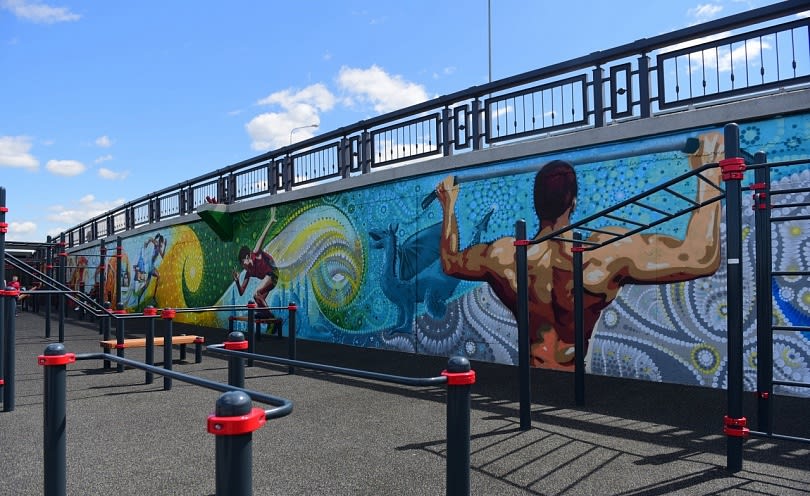 Liegestützgriffe bei Calisthenics Park at улица Батурина, Казань – Foto 2 von 3