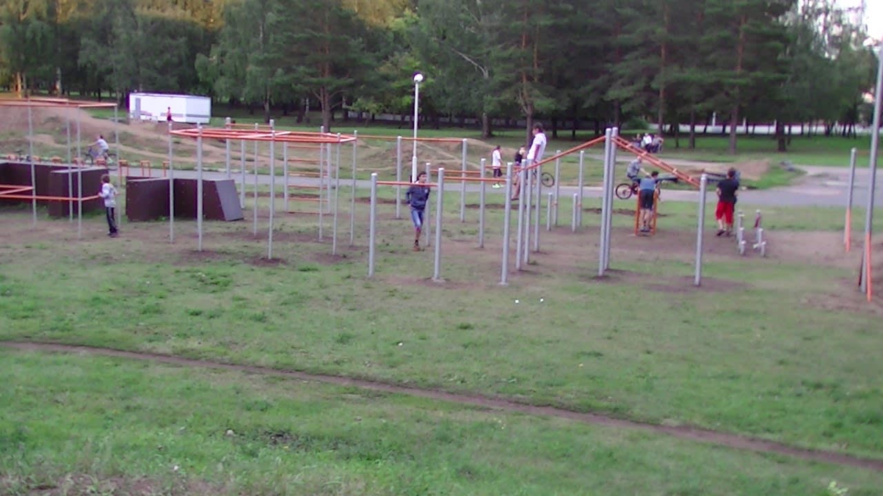 Bară de tracțiuni la Calisthenics Park at Московский проспект, Набережные Челны – fotografia 1 din 1