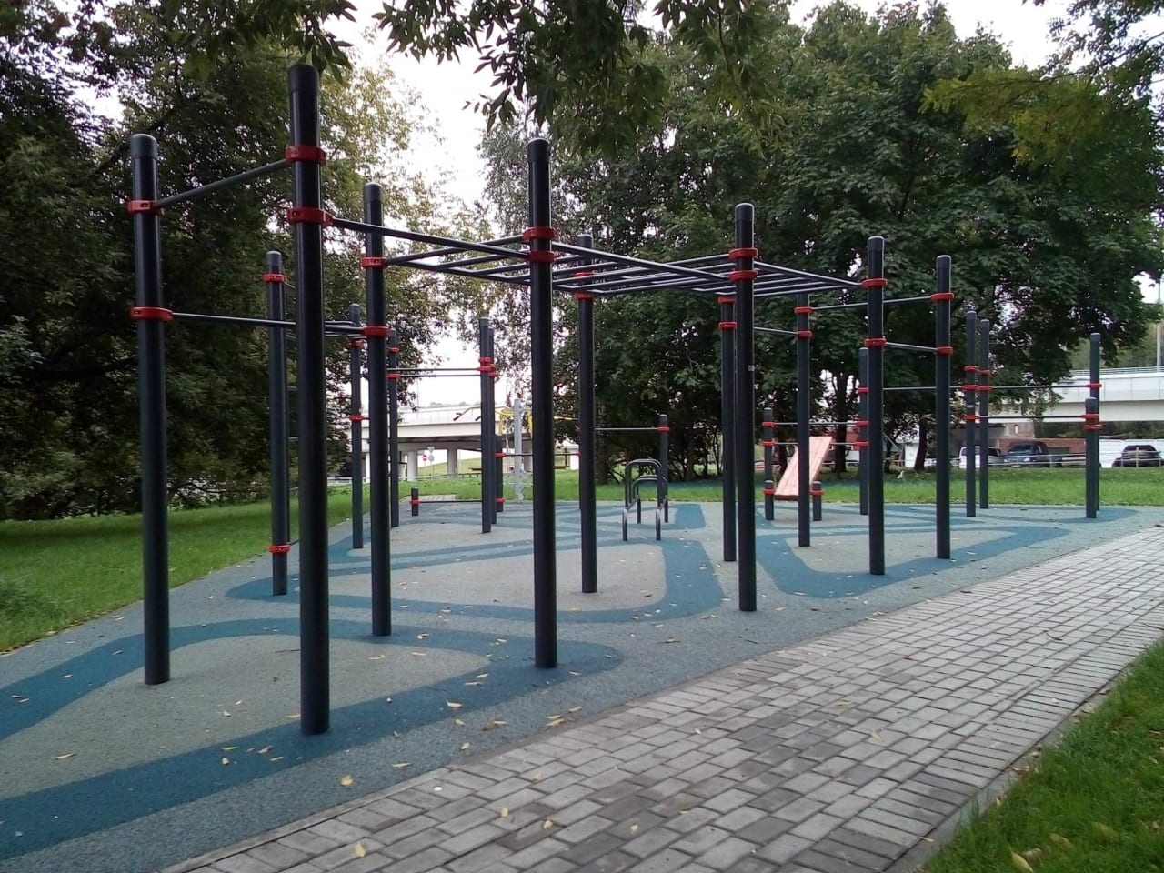 Pull Up Bar at Calisthenics Park at Сколковское шоссе, Москва – photo 1 of 2