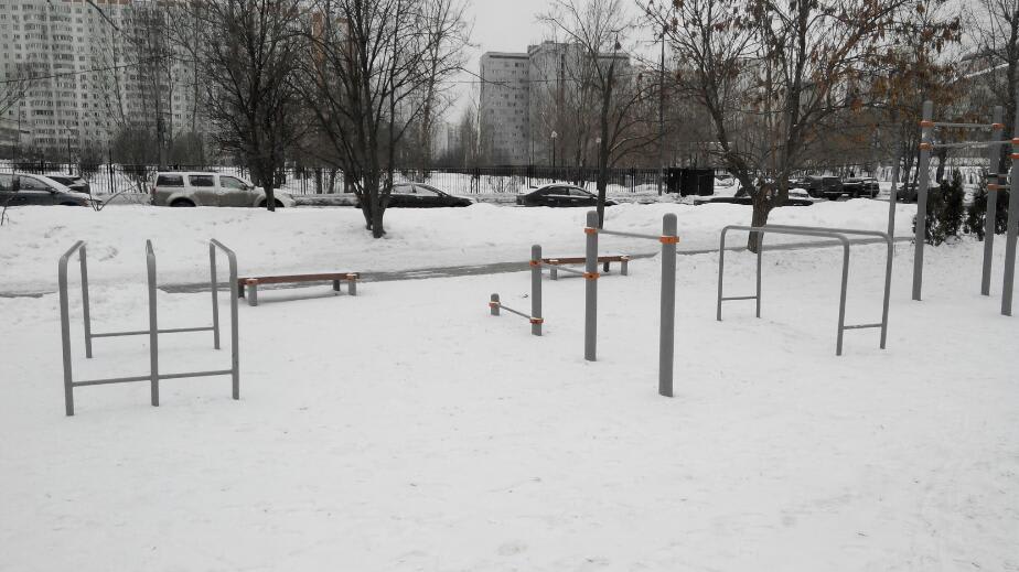 Abs Bench at Calisthenics Park at Рузская улица, Москва – photo 5 of 8