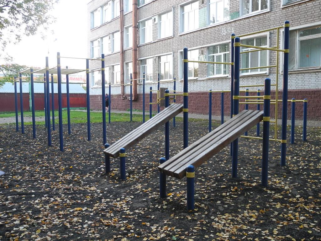 Klimmzugstange bei Calisthenics Park at улица Менделеева, Уфа – Foto 1 von 2
