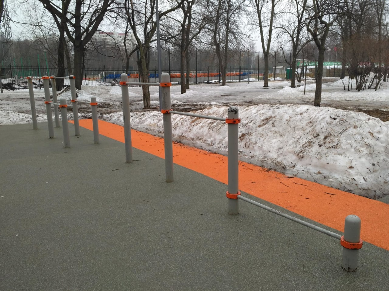Abs Bench at Calisthenics Park at улица Лазо, Москва – photo 5 of 5