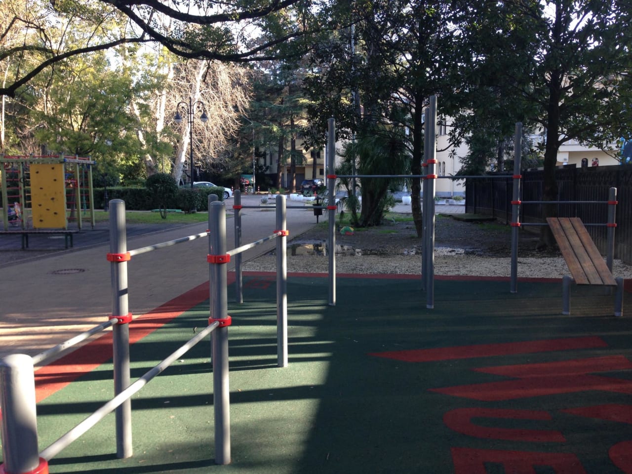 Push Up Bar at Calisthenics Park at Парковая улица, Сочи – photo 2 of 3