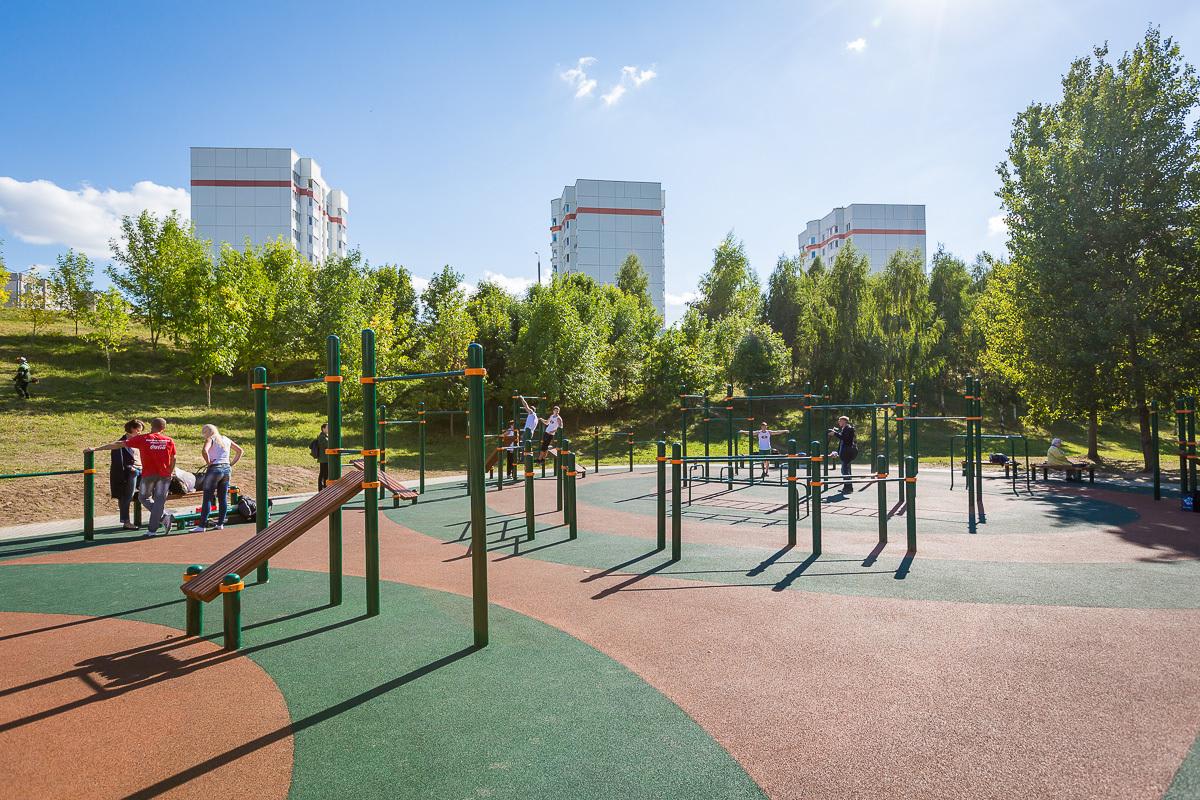 Pull Up Bar at Calisthenics Park at вуліца Касманаўтаў, Мінск – photo 1 of 1