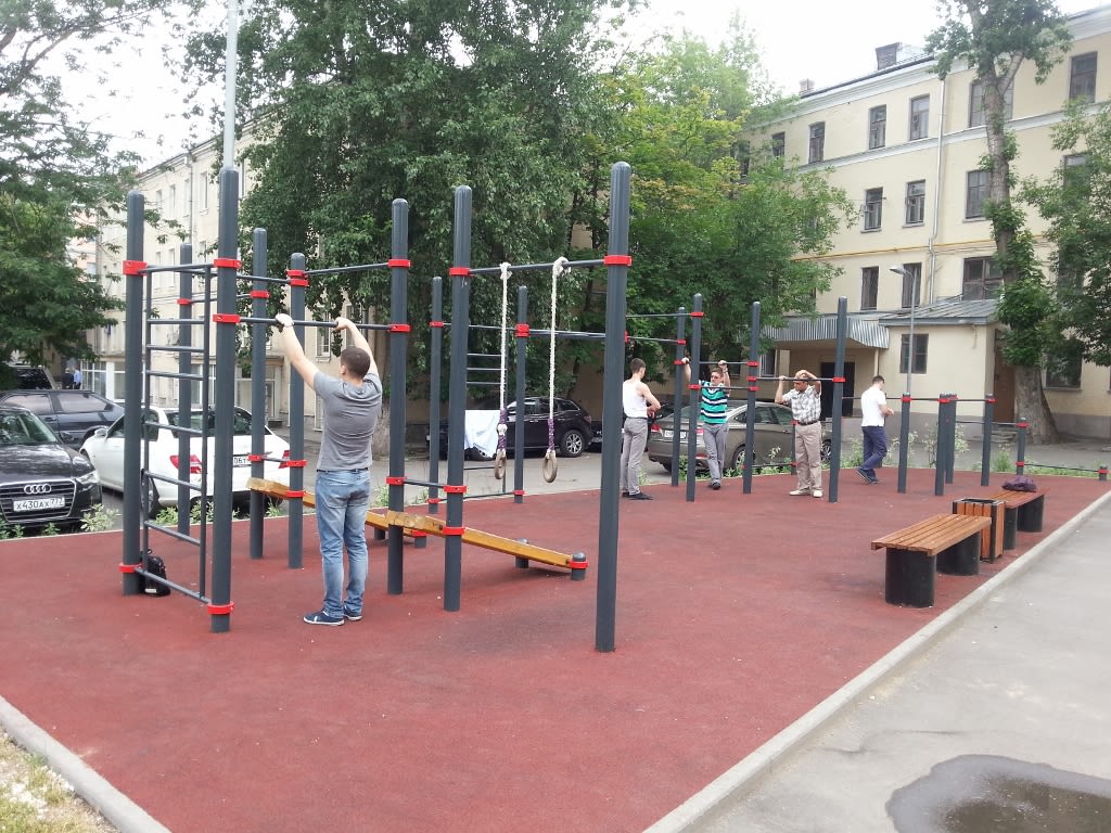 Pull Up Bar at Calisthenics Park at Трубная улица, Москва – photo 1 of 3