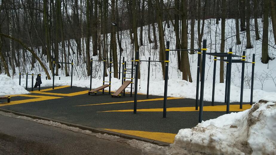 Pull Up Bar at Calisthenics Park at Воробьёвская набережная, Москва – photo 1 of 1