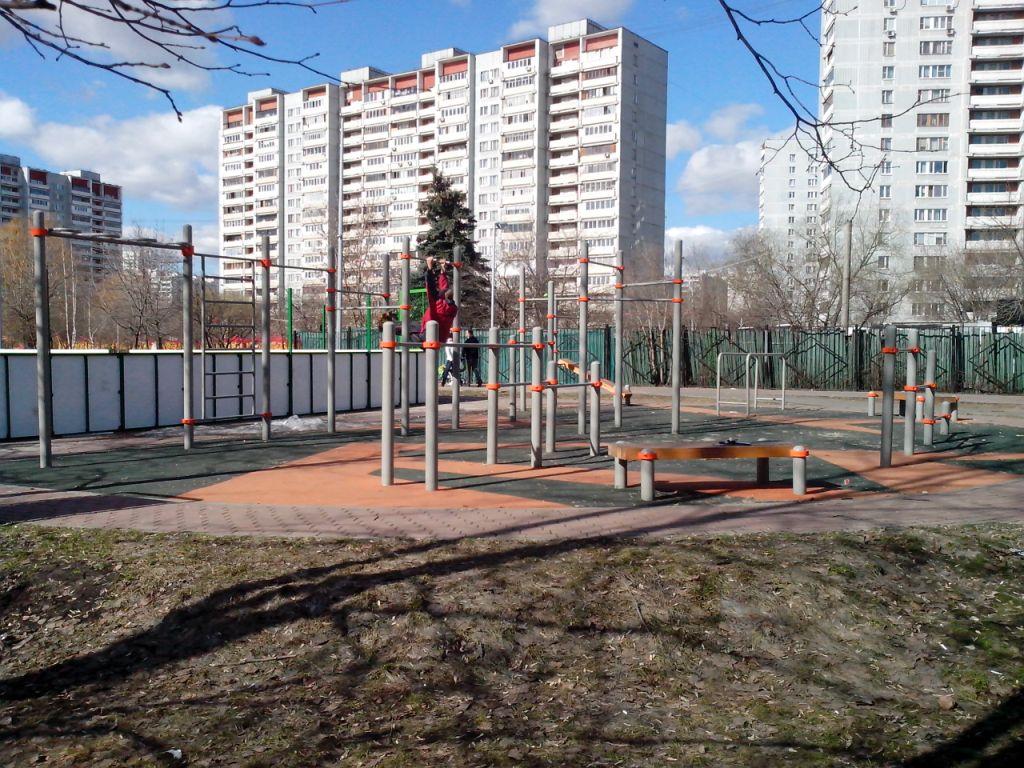 Бруси на майданчику Calisthenics Park at Сухонская улица, Москва #wp1471 – фото 2 з 2