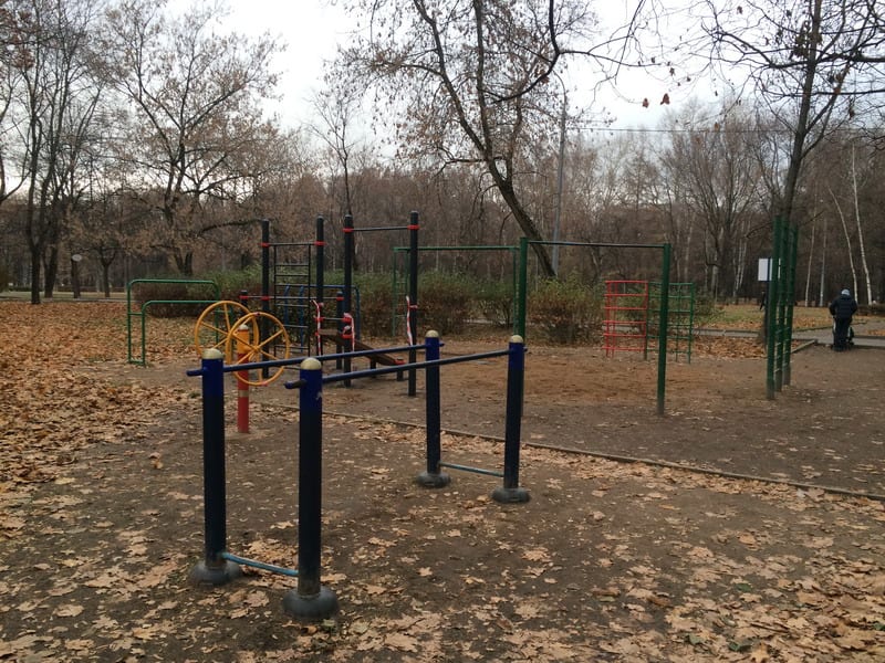 Pull Up Bar at Calisthenics Park at улица Дубки, Москва – photo 1 of 3