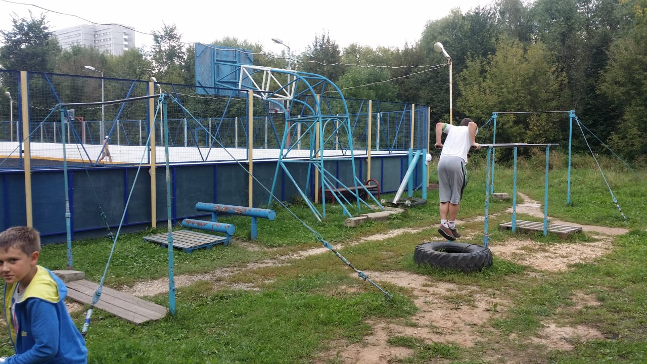 Pull Up Bar at Calisthenics Park at улица Удальцова, Москва – photo 1 of 2