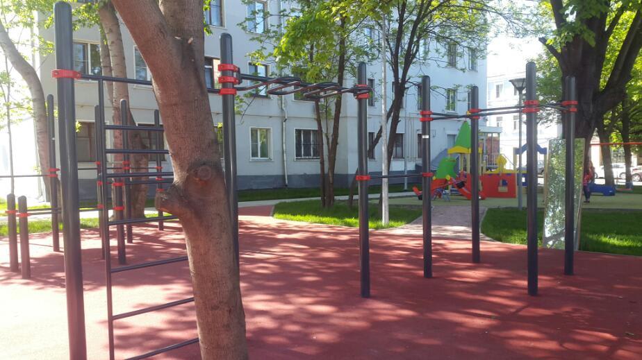 Parallel Gym Bars at Calisthenics Park at улица Палиха, Москва – photo 2 of 3