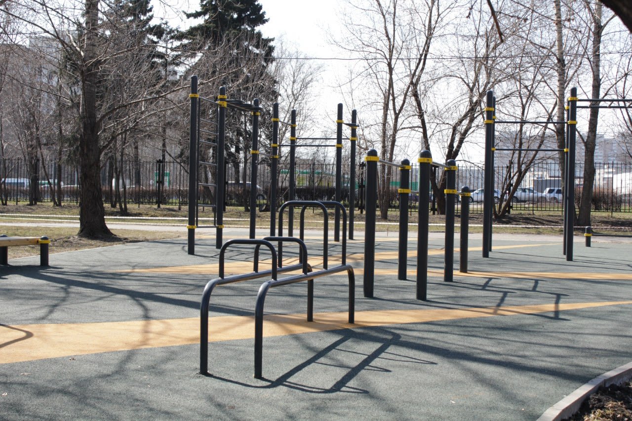 Parallel Gym Bars at Calisthenics Park at проспект Андропова, Москва – photo 2 of 14