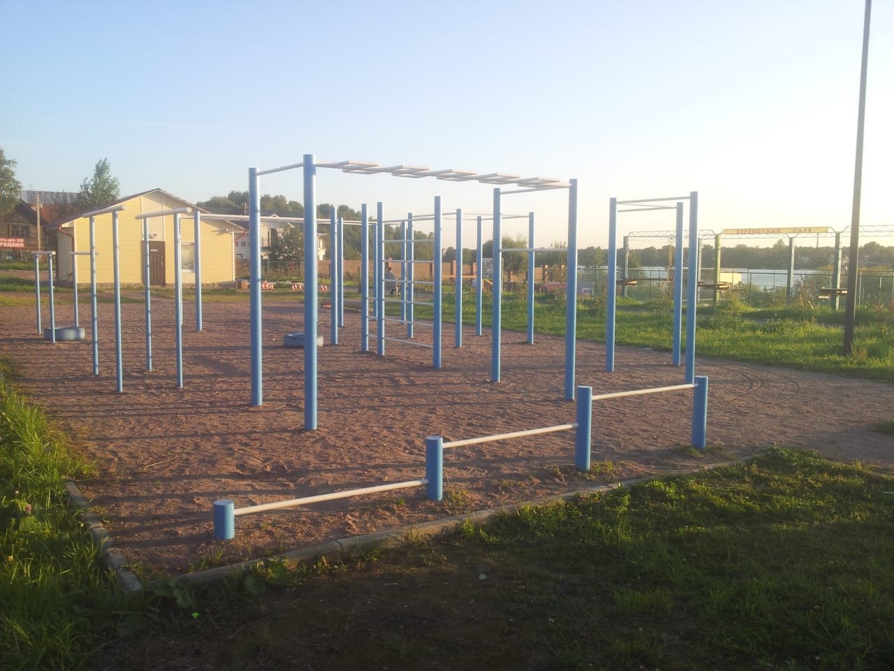 Pull Up Bar at Calisthenics Park at Выборгское шоссе, Санкт-Петербург – photo 1 of 3