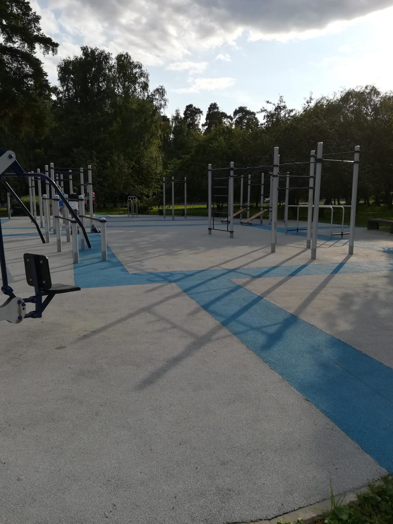 Бруси на майданчику Calisthenics Park at Стартовая улица, Москва – фото 2 з 4
