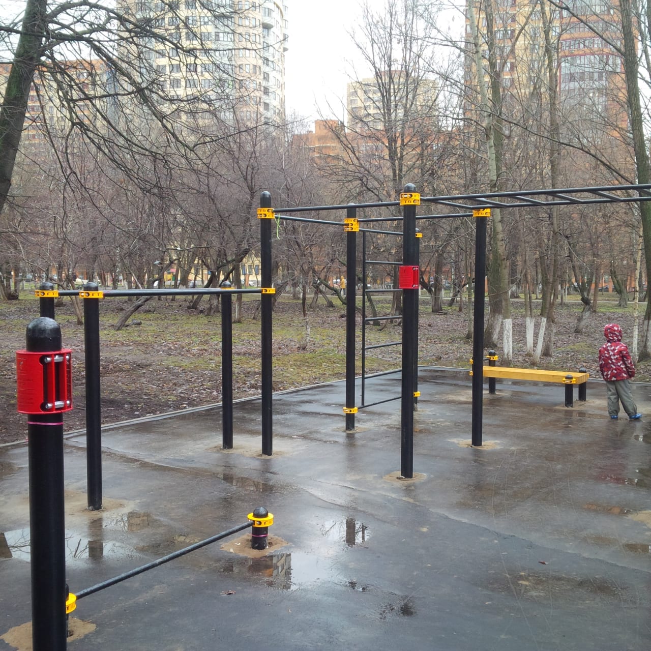 Hangelstange bei Calisthenics Park at Юбилейный проспект, Реутов – Foto 3 von 4