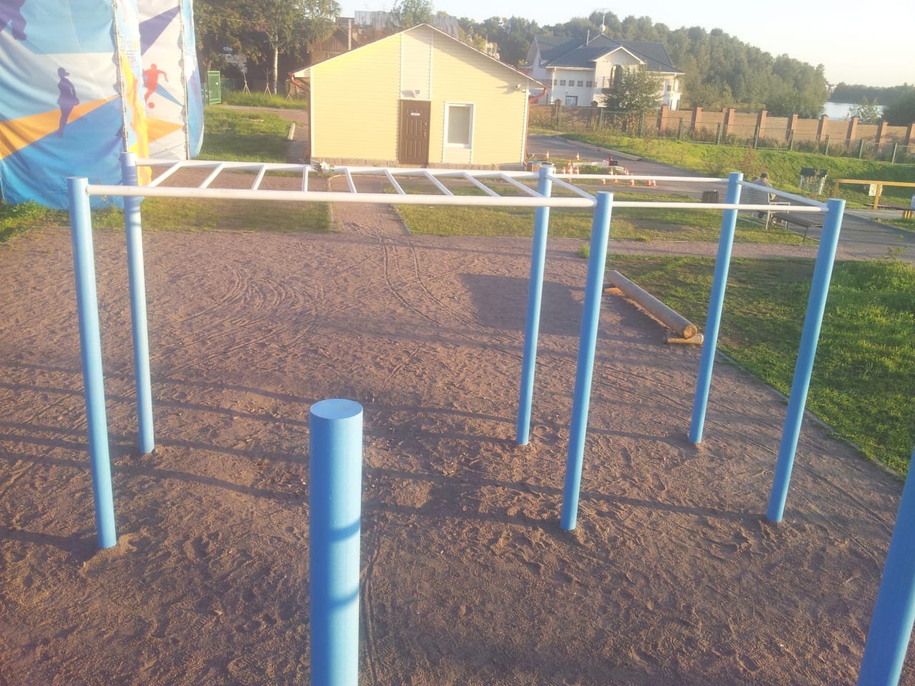 Monkey Bars at Calisthenics Park at Выборгское шоссе, Санкт-Петербург – photo 3 of 3