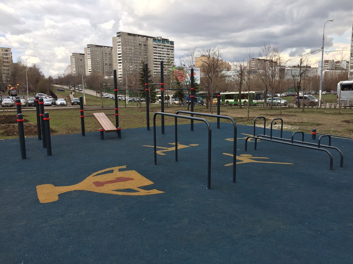 Parallel Gym Bars at Calisthenics Park at Шипиловская улица, Москва – photo 2 of 2