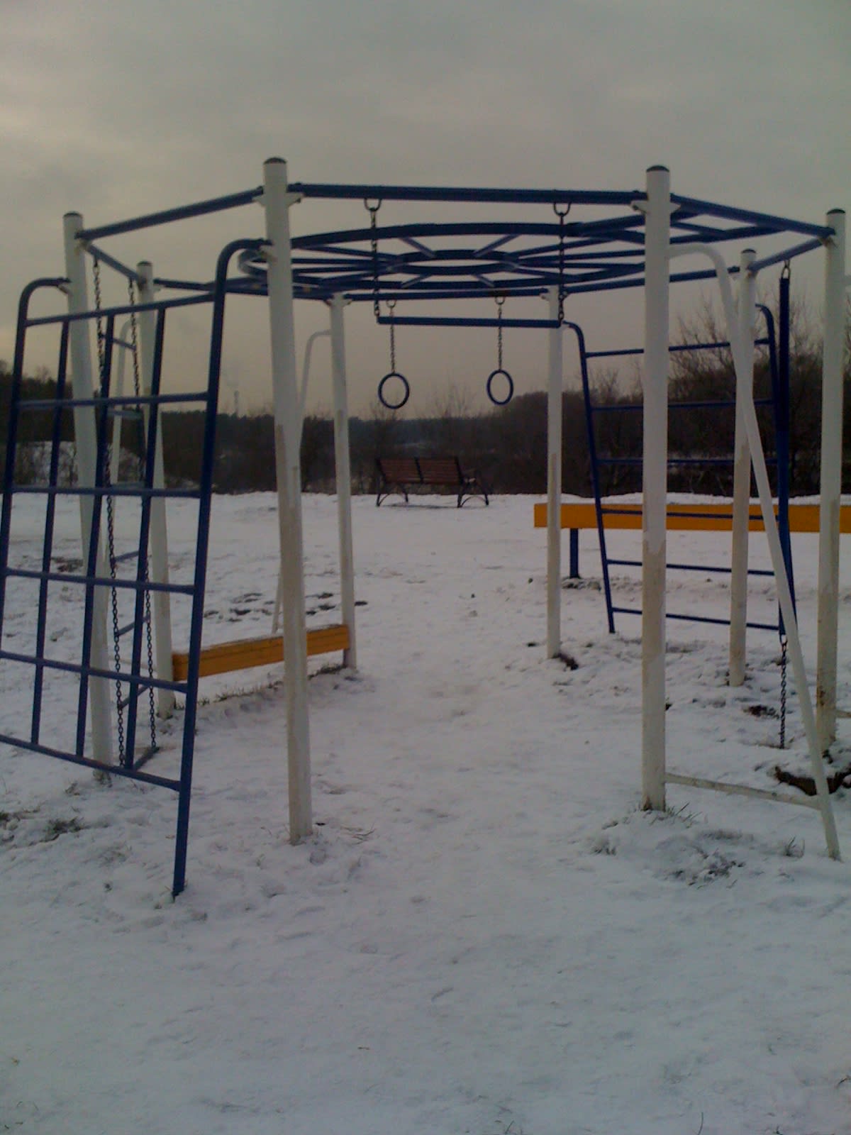 Pull Up Bar at Calisthenics Park at набережная Иосифа Кобзона, Москва – photo 1 of 3