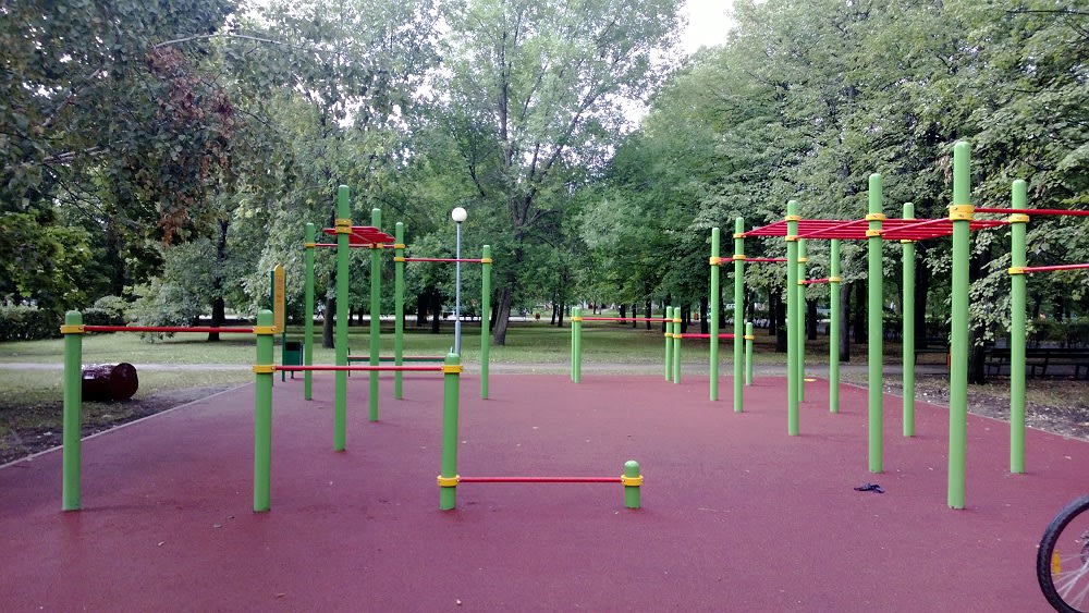 Klimmzugstange bei Calisthenics Park at Приморский бульвар, городской округ Тольятти – Foto 1 von 1