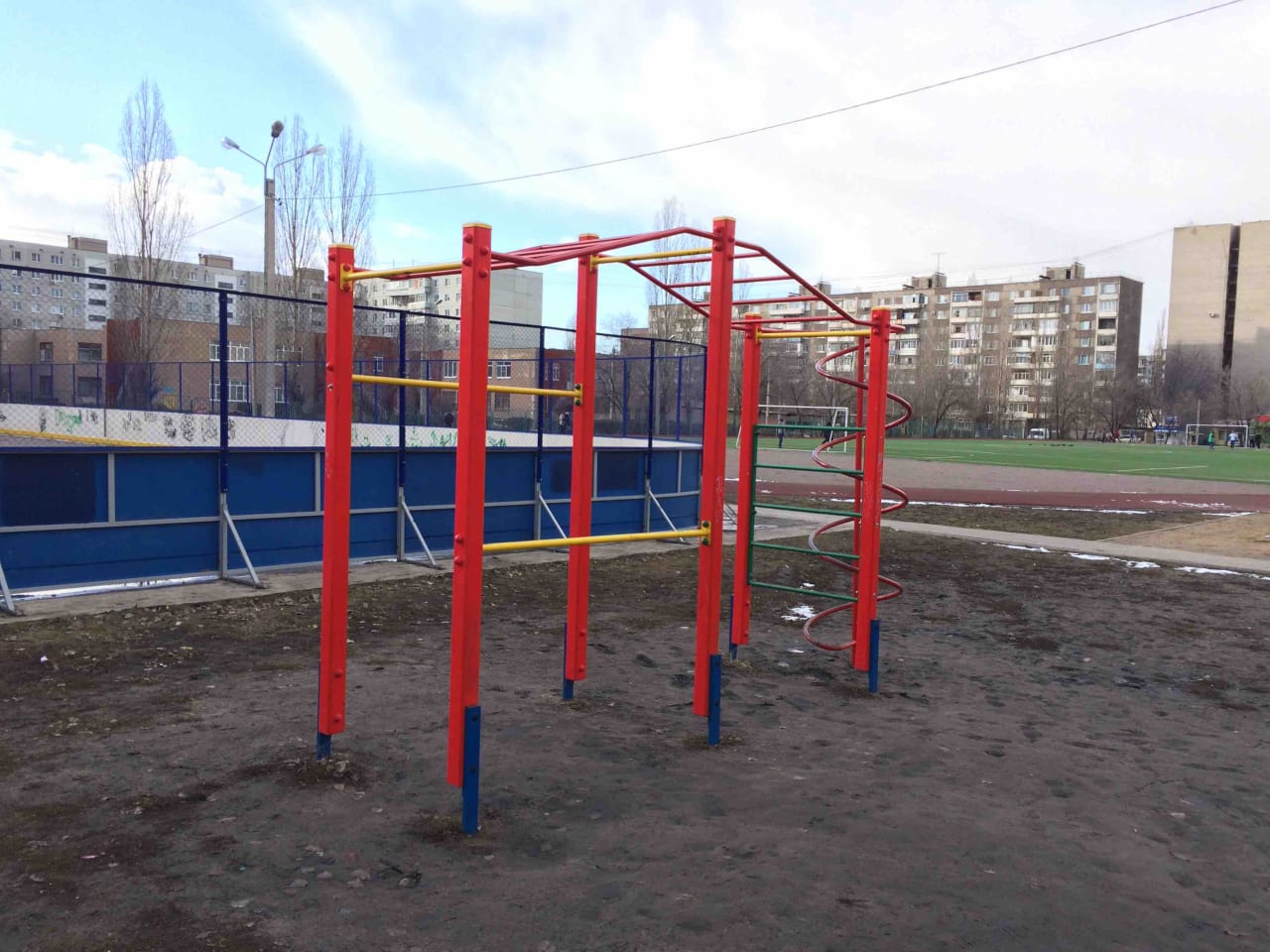 Barren bei Calisthenics Park at Новосибирская улица, Воронеж – Foto 2 von 3
