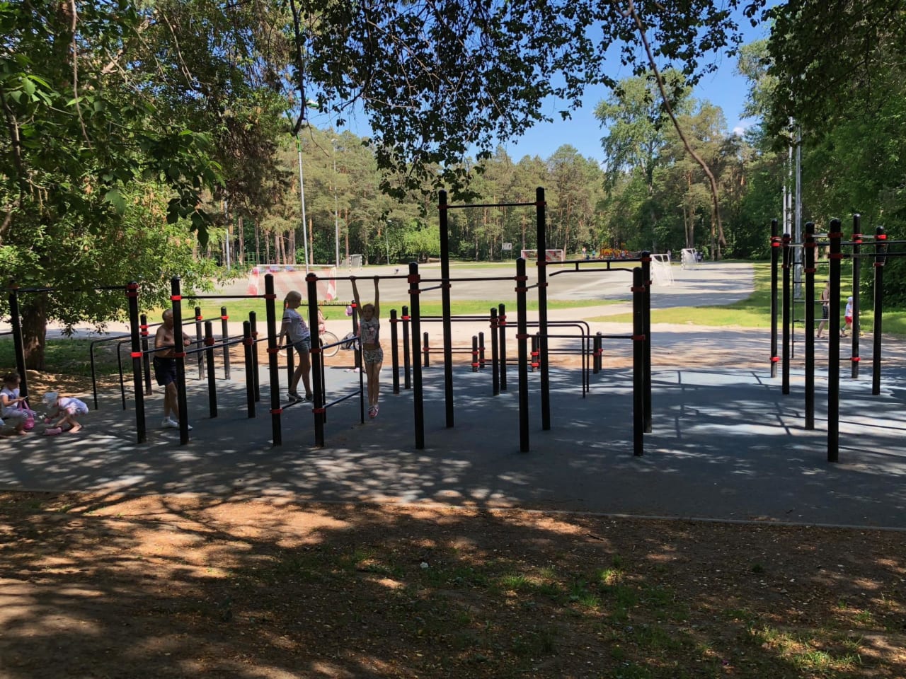 Pull Up Bar at Calisthenics Park at улица Народной Воли, Екатеринбург – photo 1 of 4