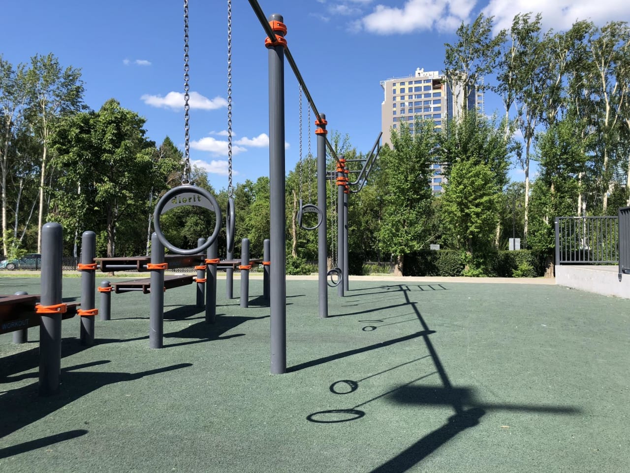 Pull Up Bar at Calisthenics Park at улица Репина, Екатеринбург – photo 3 of 5
