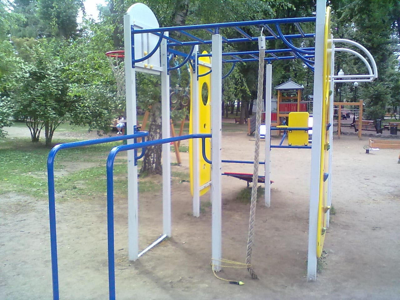 Abs Bench at Calisthenics Park at улица Крымский Вал, Москва – photo 4 of 4