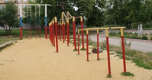 Klimmzugstange bei Calisthenics Park at улица Хлебникова, Егорьевск – Foto 1 von 2