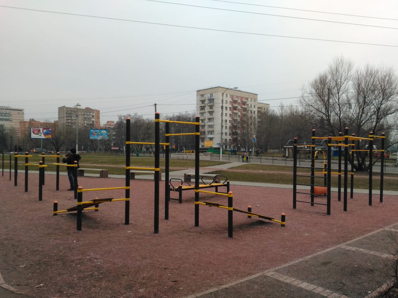 Abs Bench at Calisthenics Park at улица Гарибальди, Москва – photo 3 of 3